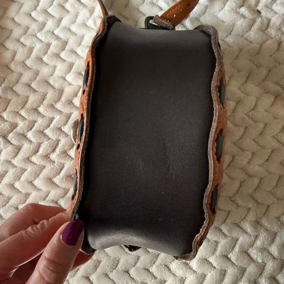 Bohemian Tooled Mexican Leather Crossbody Bag - Picture 4 of 11